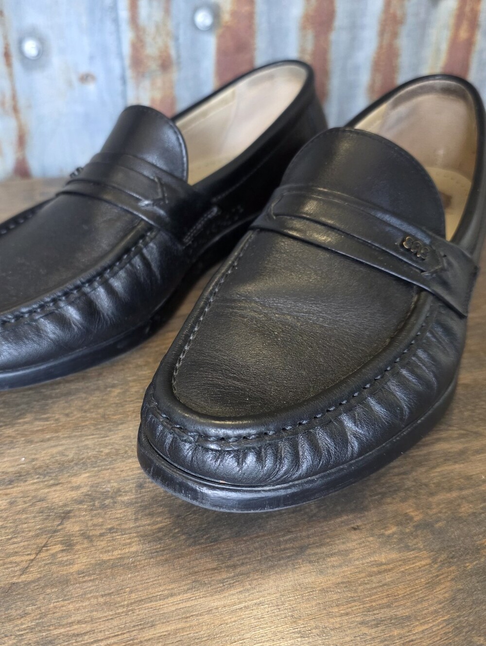SAS Womenโs Black Leather Loafers 8.5 M